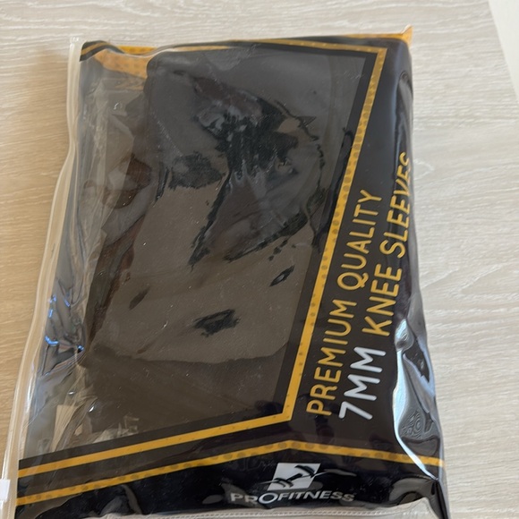 ProFitness Knee Sleeves Weightlifting Men & Women - 7mm - Picture 6 of 8